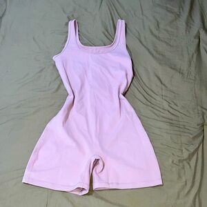Cute pink Tn Action sportswear collection from aritzia. never worn